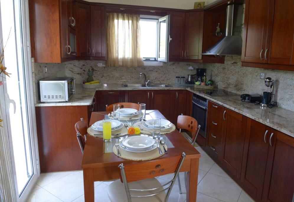 Nikopolis Simos' Sea View Houseヴィラ エクステリア 写真